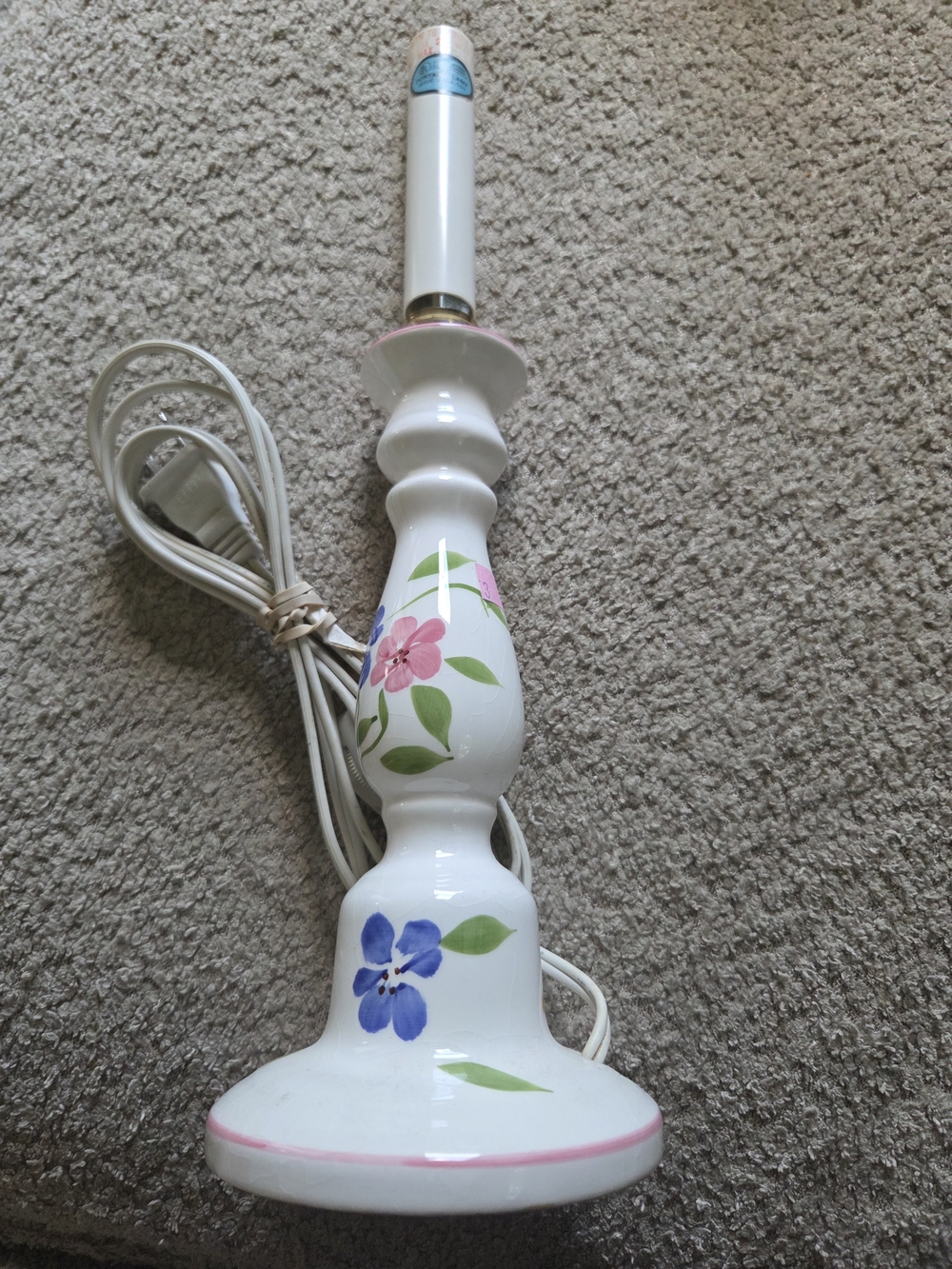Vintage Ceramic Table Lamp Hand Painted Floral Design Made In Taiwan 13 Inches